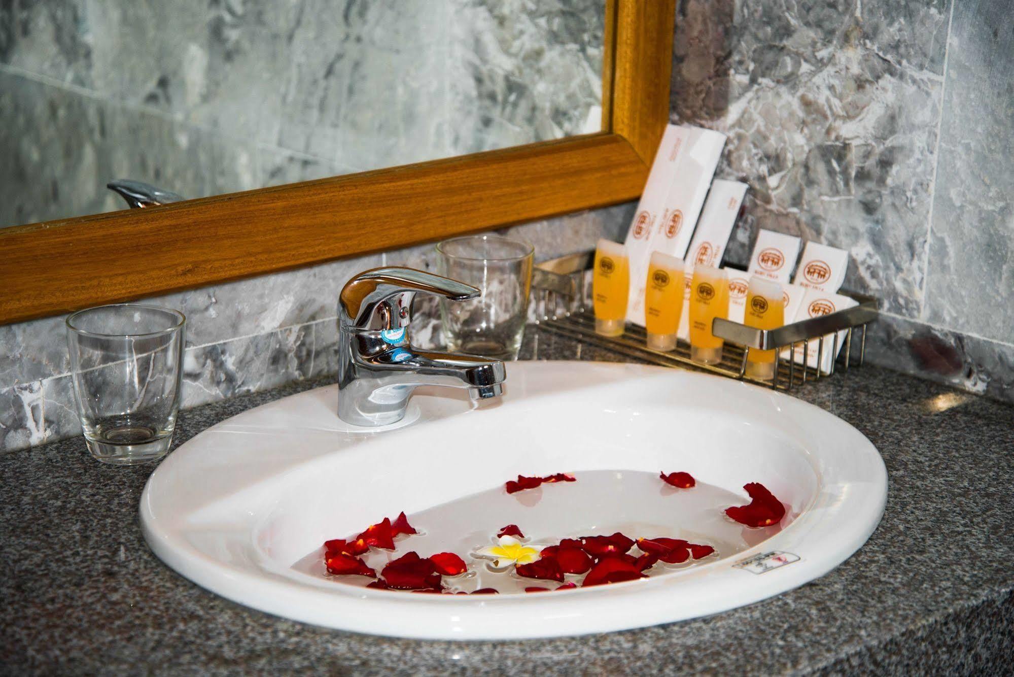 Ruby Hotel ฮอยอัน ภายนอก รูปภาพ